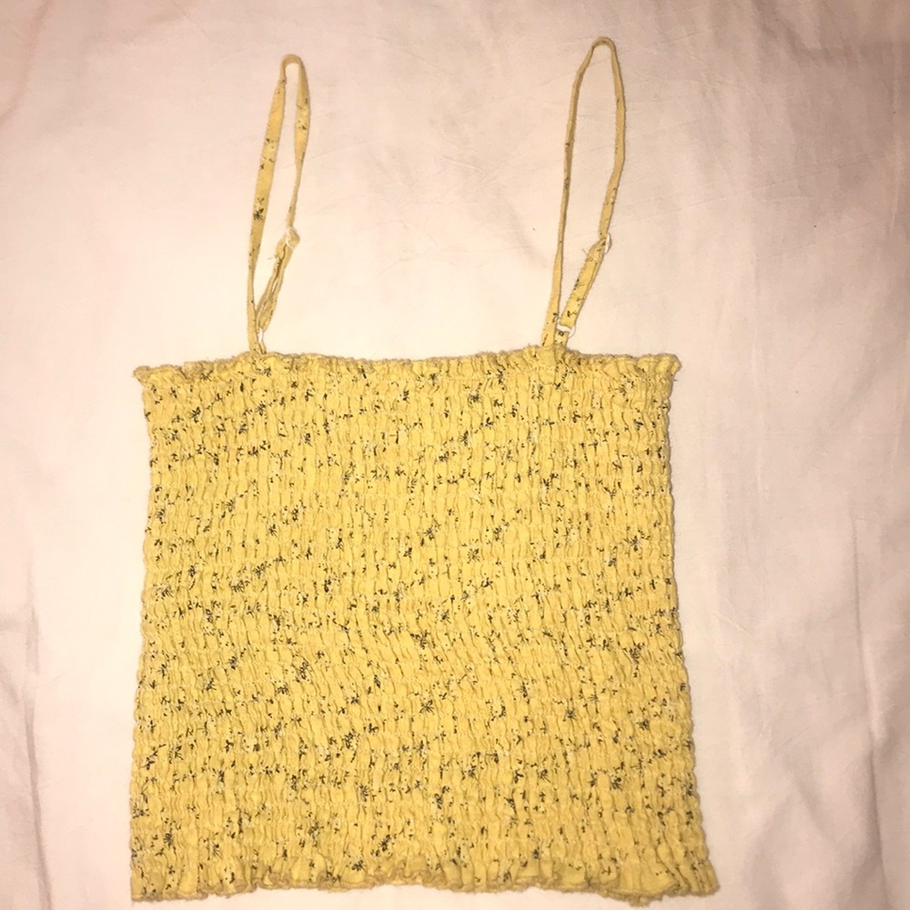 Yellow crop top, very stretchy!